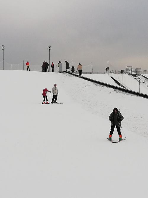 骑行十里荷塘草原牧歌滑雪场