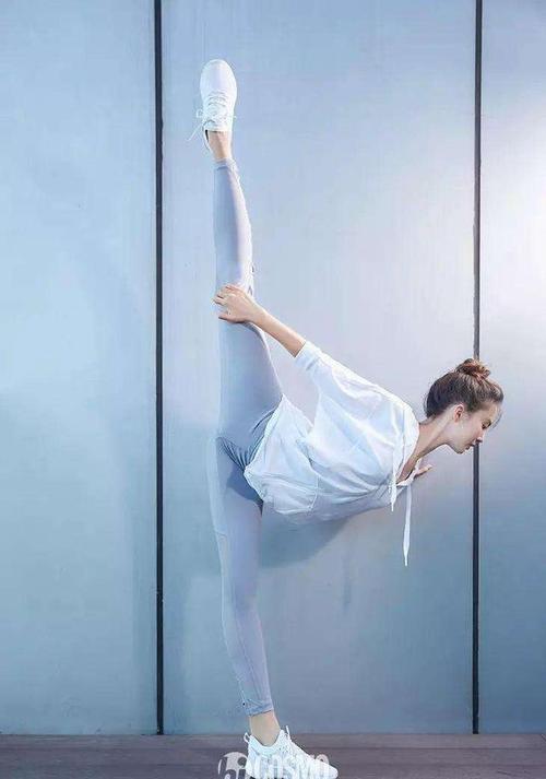 金晨一言不合就劈叉网友女神干什么我都没意见