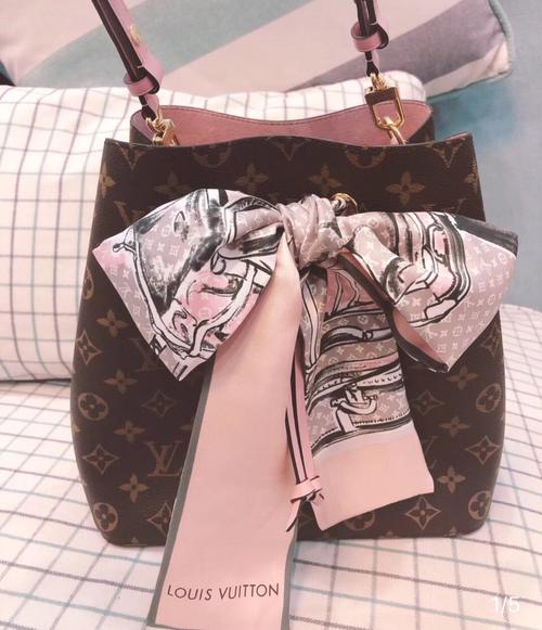 lv水桶包 丝巾