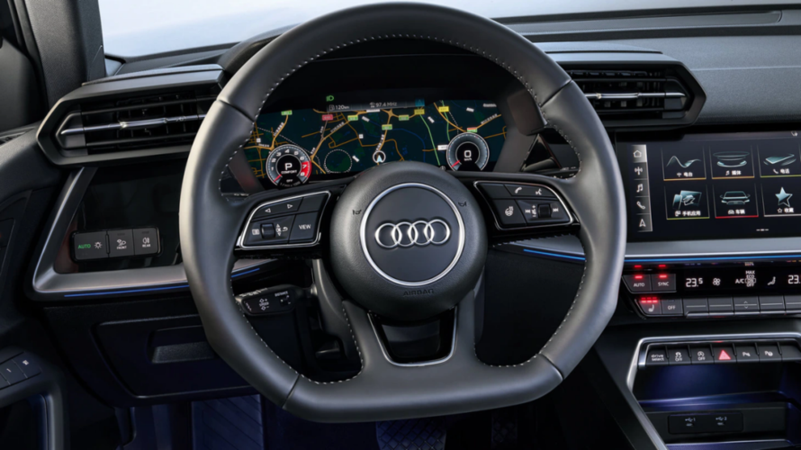 内饰方面,是全新奥迪a3家族最吸引人的地方,两个版本的车型基本保持