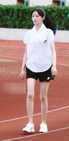 郑爽拍戏瘦到皮包骨变锥子脸引网友惊呼组图