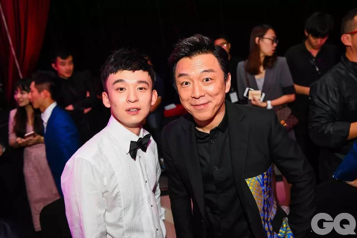 独家:胡歌,黄晓明,张继科,吴亦凡和马龙等人用自拍记录的gq年度人物