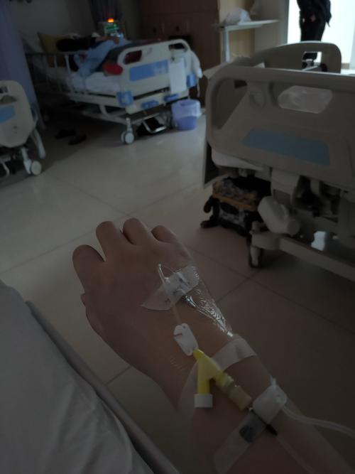 [试管婴儿]妊娠剧吐住院,一边输液一边吐