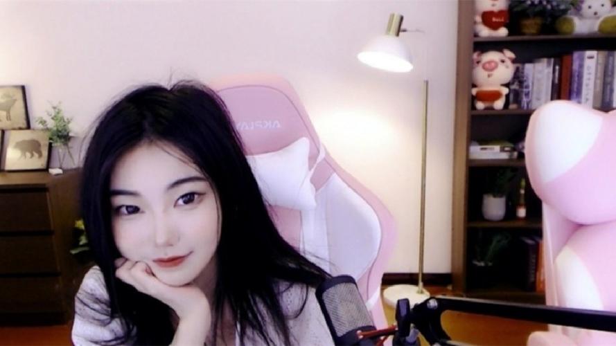 王者荣耀最强女玩家,巅峰赛高达2282分,比很多职业选手都强