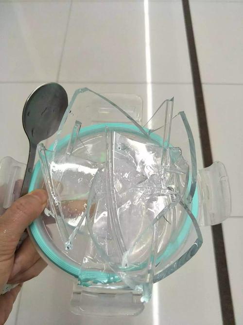 不到2周摔碎了两个饭盒,这是不想让我带饭吗