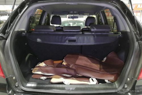 力帆汽车x60后备箱