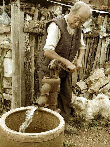 80年代东北农村民俗老照片,有些风俗早已消失,看懂的人满眼泪水