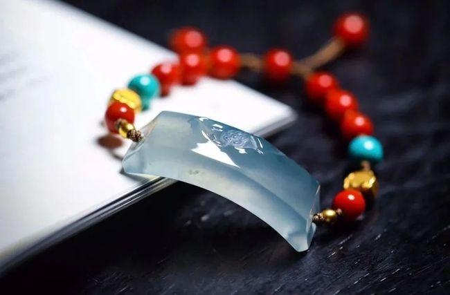 网易首页>网易号>正文申请入驻> 翡翠手牌是一种非常有特色的小众手饰