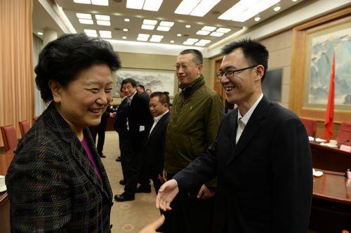 "好技工"王进——捍卫万家光明的高空舞者 苦练登上国家科技最高领奖