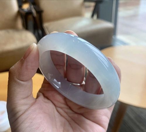 冰胶果冻冰蓝底翡翠手镯_翡翠手镯_果冻_时尚_配饰
