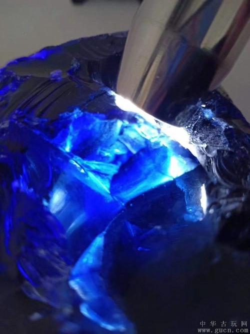 天然蓝宝石原石