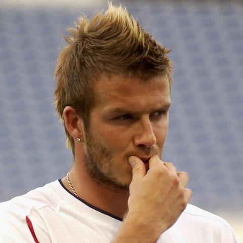 英国足球运动员大卫·贝克汉姆的这一款发色叫棕渐变黄,跟砂砾金不一