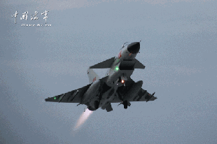 资料图:海军航空兵歼十战机编号09.