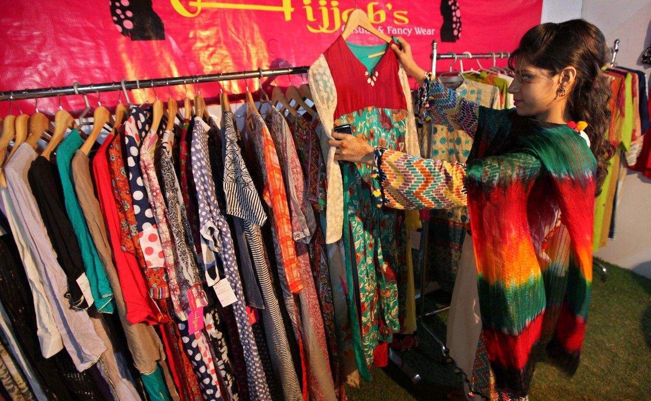 在巴基斯坦购物,为啥老板一眼就能认出中国人?看这3点就明白了