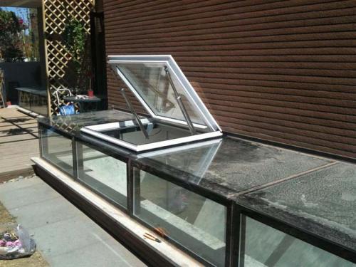 重庆厂房通风采光天窗安装——口碑好的天窗厂商