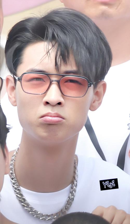 秦霄贤可爱的男孩子