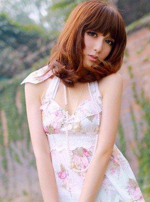 正文 "我已经16岁了,周围的女同学的乳房都发育的很好,挺起高高的胸