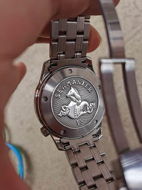 新手初次入表,朋友处入手的蓝盘海马300_欧米茄社区|.