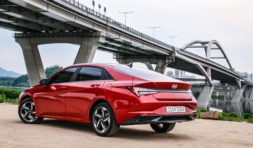 动感的造型 新款现代伊兰特实车