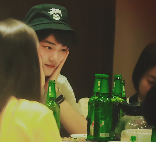 肖战,喝酒