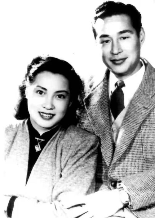 秦怡与金焰对于自己的两段婚姻,秦怡在90岁那年接受记者采访时坦言:"