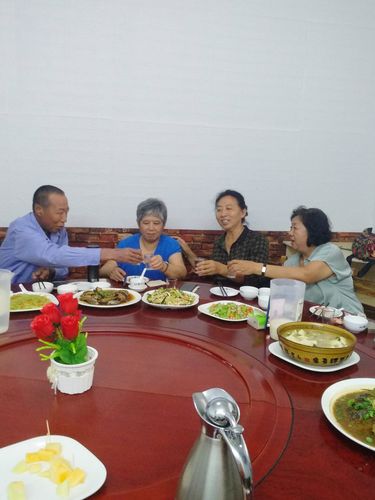 秀英,付大伟夫妇,王富夫妇驱车从海南三亚,棱水,乐东到东方看望依安