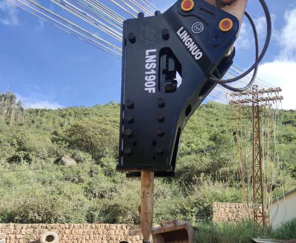 100挖掘机140破碎锤水山系列黑金刚破碎锤挖机破碎锤配件68