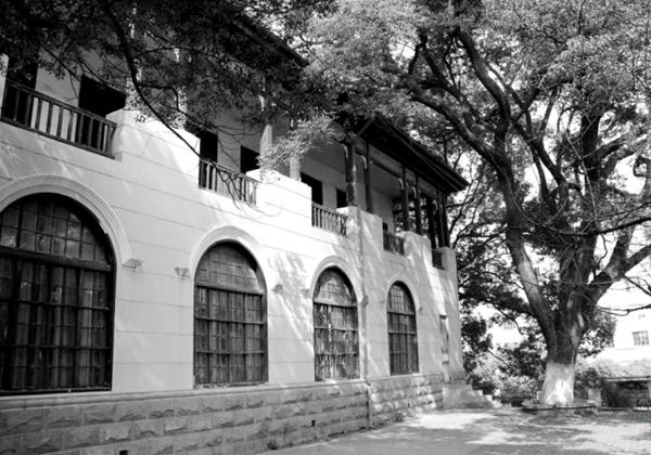 文华大学 图片来源:武汉文明网