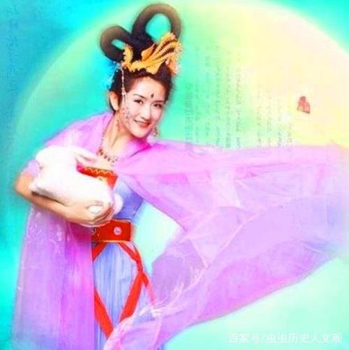 八个版本的嫦娥:马苏最丑,谢娜搞笑,刘涛仙气,而她最