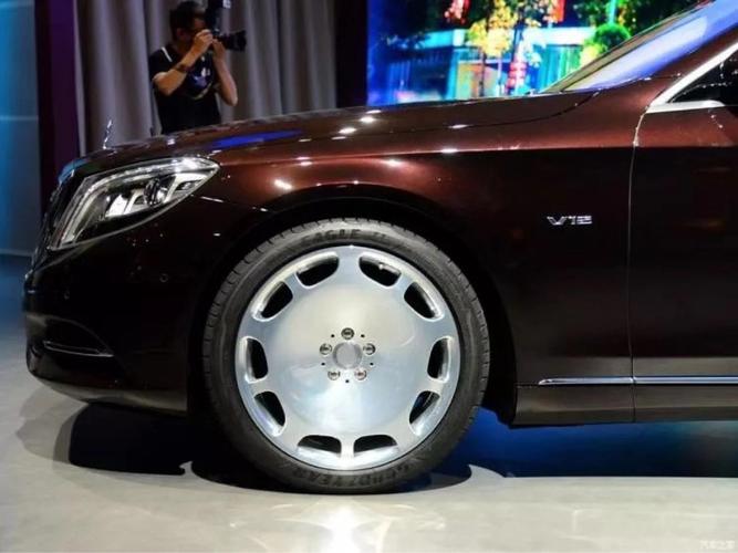 适用17寸奔驰s680迈巴赫e原厂轮毂大饼威霆v260锻造c200改装定制