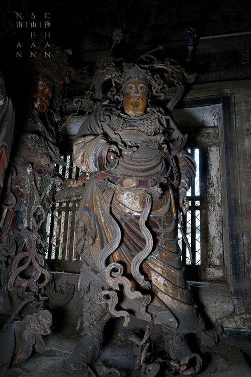 惊世之作-山西高平铁佛寺造像