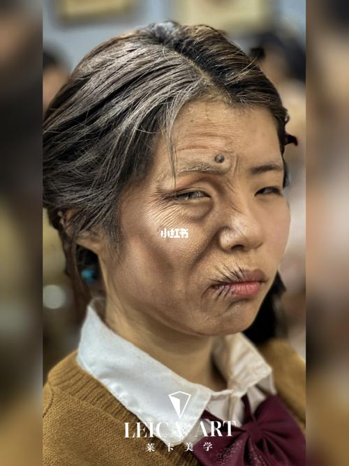妆的绘画步骤08_老年人_绘画_眼影_棉签_老年妆_美妆_彩妆_整体妆容