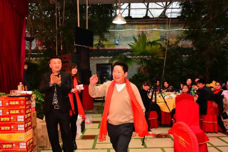 中国辣王李永志,一天吃5斤辣椒配高度白酒,9年后身体发生变化