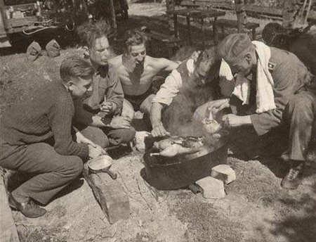 二战时期,黑面包在苏德战场上除了吃,还有很多妙用