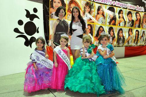 委内瑞拉华人办选美比赛 4岁娃成最小后冠得主(图)