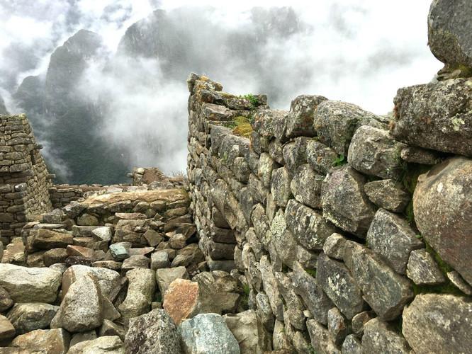 每一块石头都凝聚着当年建筑这座古城的工匠们的艰辛呀