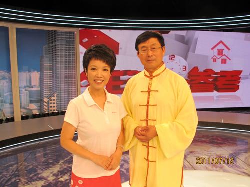 主持人黄薇图片 中央电视台主持人黄薇图片