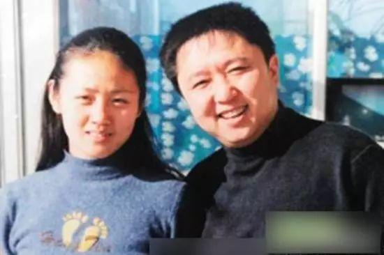 而白慧明对风趣风趣的于谦颇有好感,因而两人在拍戏停止