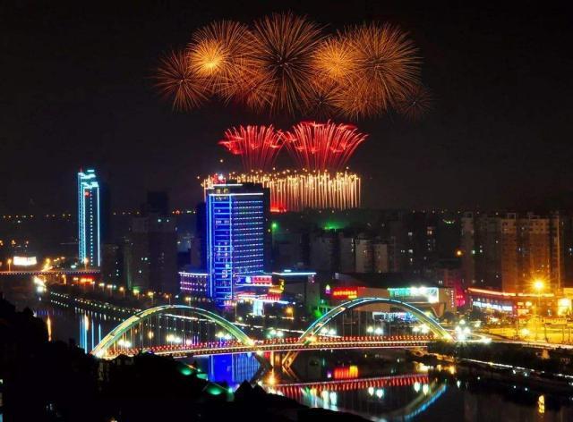 湖南省长沙市浏阳市的夜景