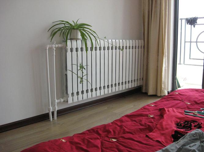 卧室暖气片装修效果图