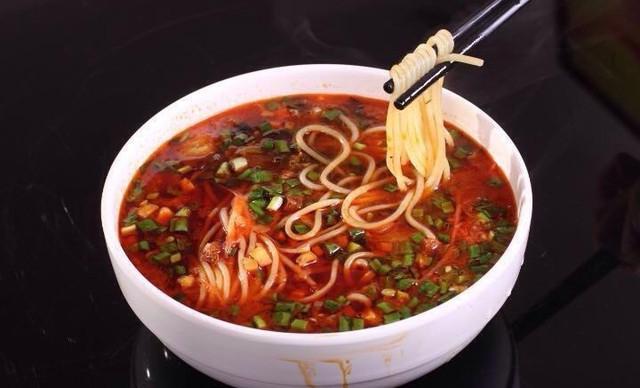 豫郏白龙饸饹面它是河南非常有名气的饸饹面品牌,在市场上被众多的