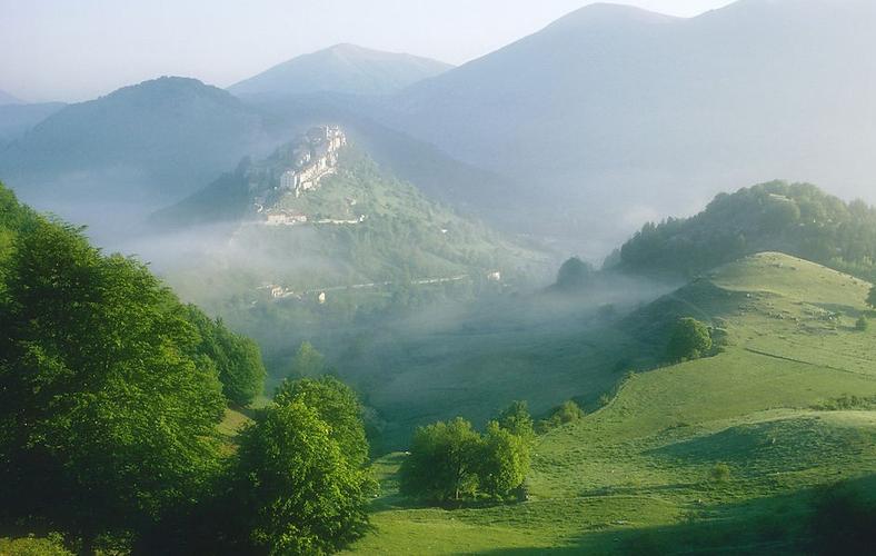 2019年11月19号出生的男孩怎么起名字,五行属什么