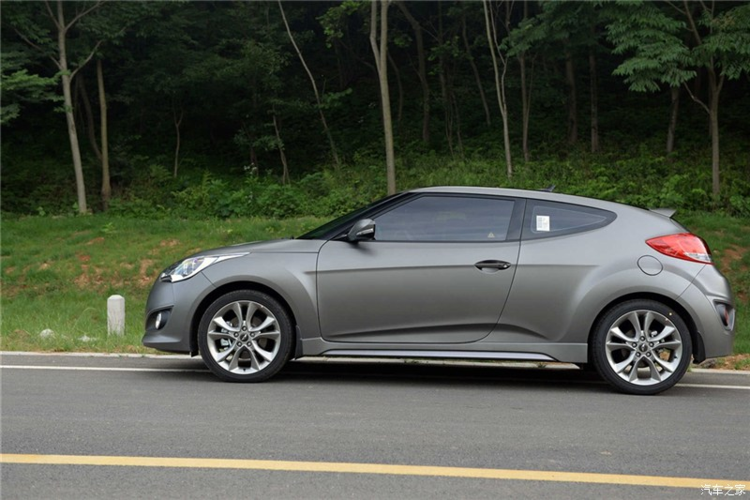 左侧单门右侧双门是什么车