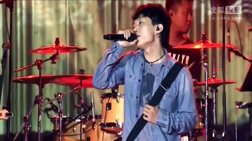歌手第五期赵雷唱月亮粑粑惨遭淘汰意料之内的结果