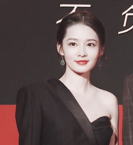 白鹿算不算高配李沁?