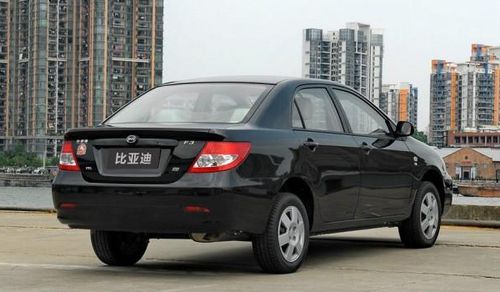 比亚迪f3和大众桑塔纳哪个好比亚迪f3空间宽阔价格便宜最新款比亚迪f3