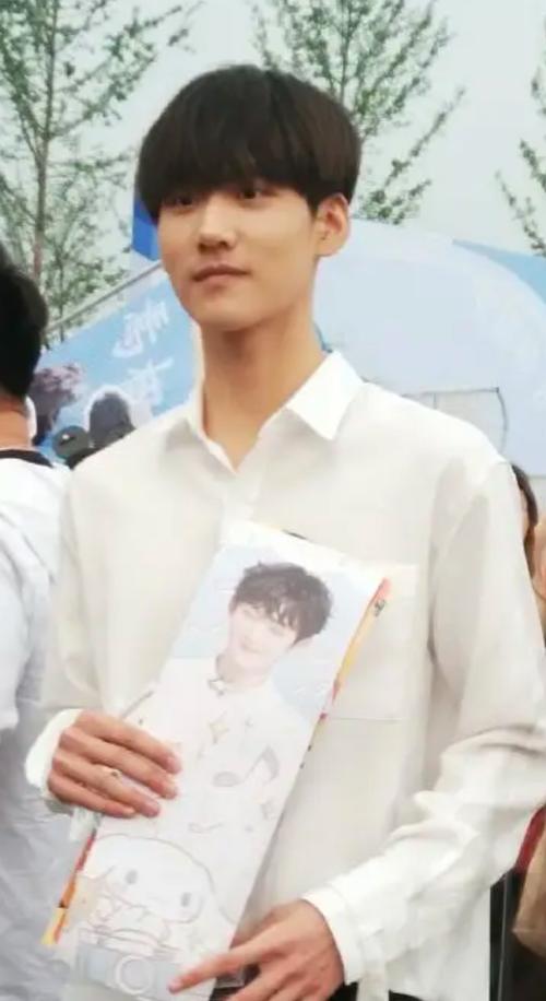 周丹尼尔这张脸什么水平