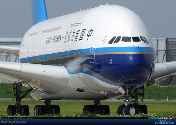 a380为双层四引擎客机,采最