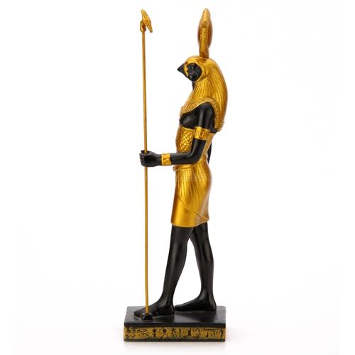 拉(ra)是古埃及最著名的太阳神,中王国和新王国时代握有绝对的权威.