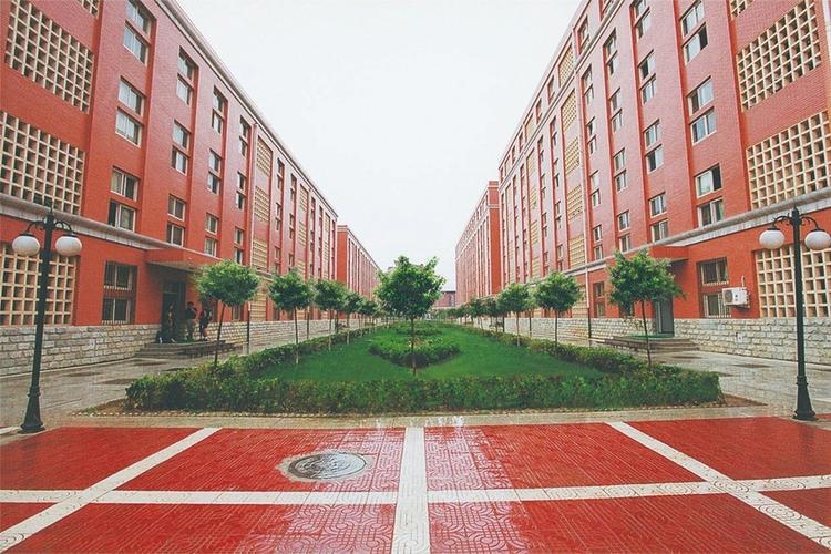 百年名校新巨变 品质学府开新篇_河北保定外国语学校